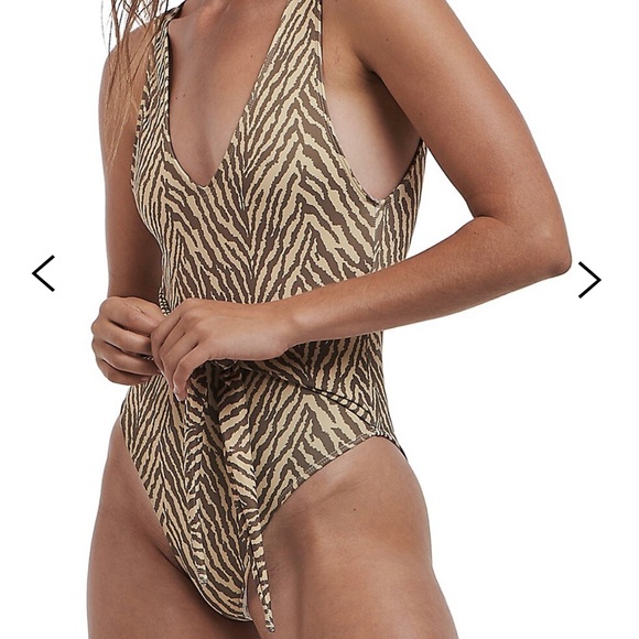 NWT charlie holiday Effie print one piece swimsuit - Picture 3 of 8